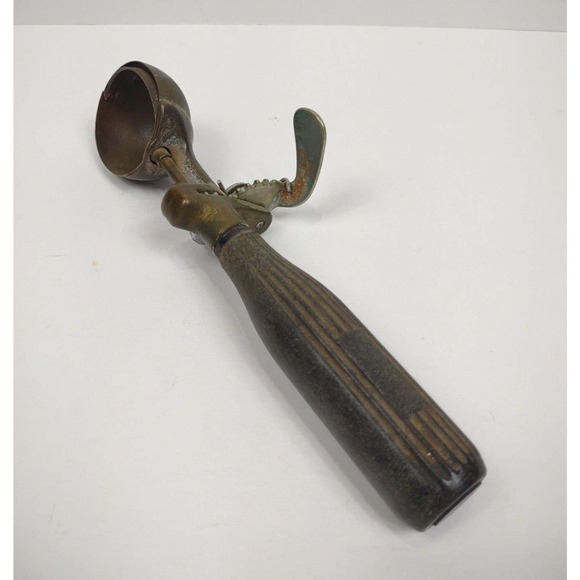 Vintage Hamilton Beach Mechanical Spring Action Ice Cream Scoop Collectible - Picture 9 of 9